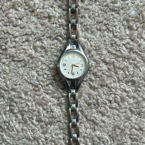 Women’s vintage‎ silver chainlink bracelet wristwatch